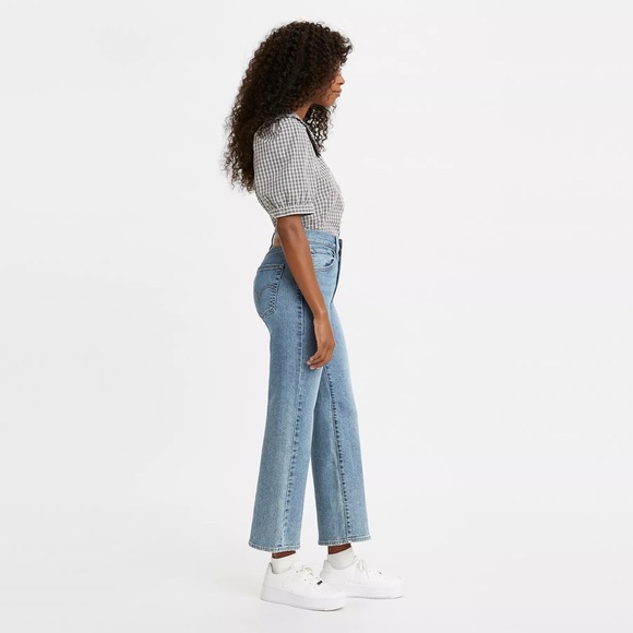 Levi’s High Waisted Crop Flare - Picture 4 of 10